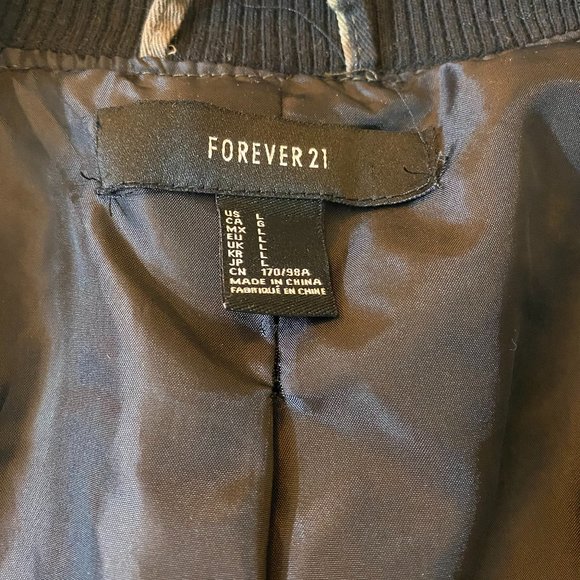 Kira Yukimura's Forever 21 Camo Army Bomber Jacket - Picture 3 of 7